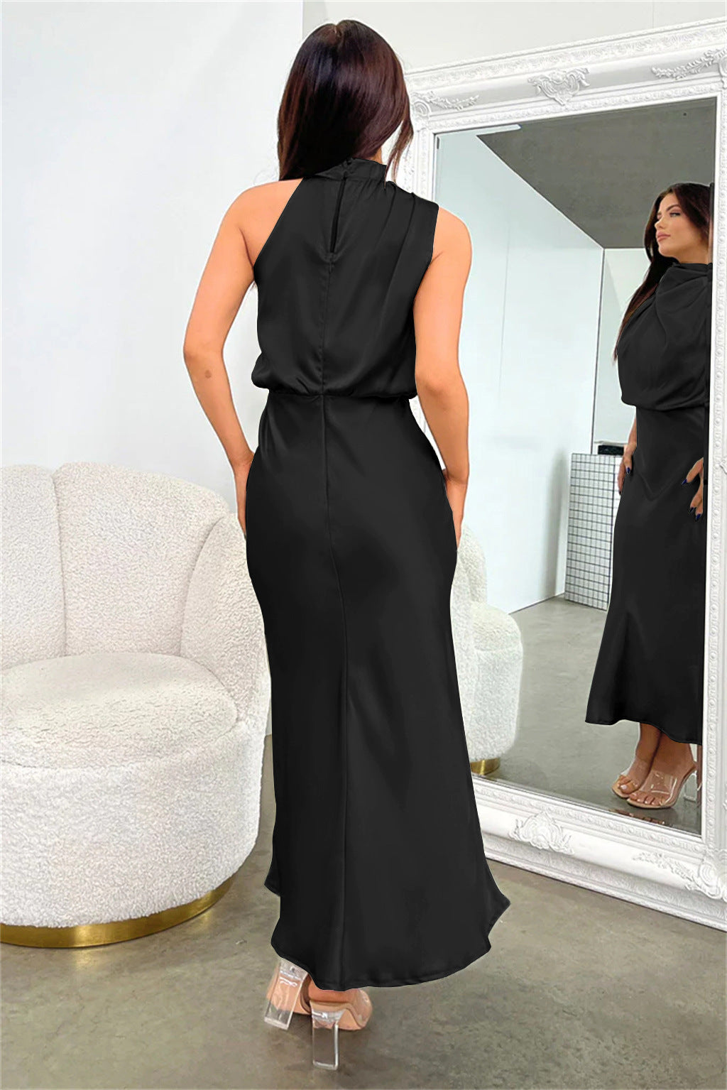 Cintia | Vestido largo de satén con cuello halter